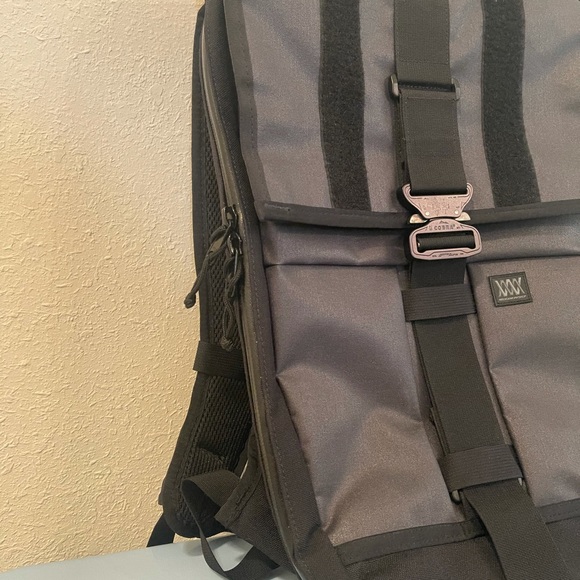 Mission Workshop - The Rambler w/ Cobra Buckle - Picture 12 of 15